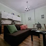 Art Deco One-Bedroom Suite In Library House With Free 5G Wifi
