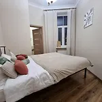 Art Deco One-Bedroom Suite In Library House With Free 5G Wifi