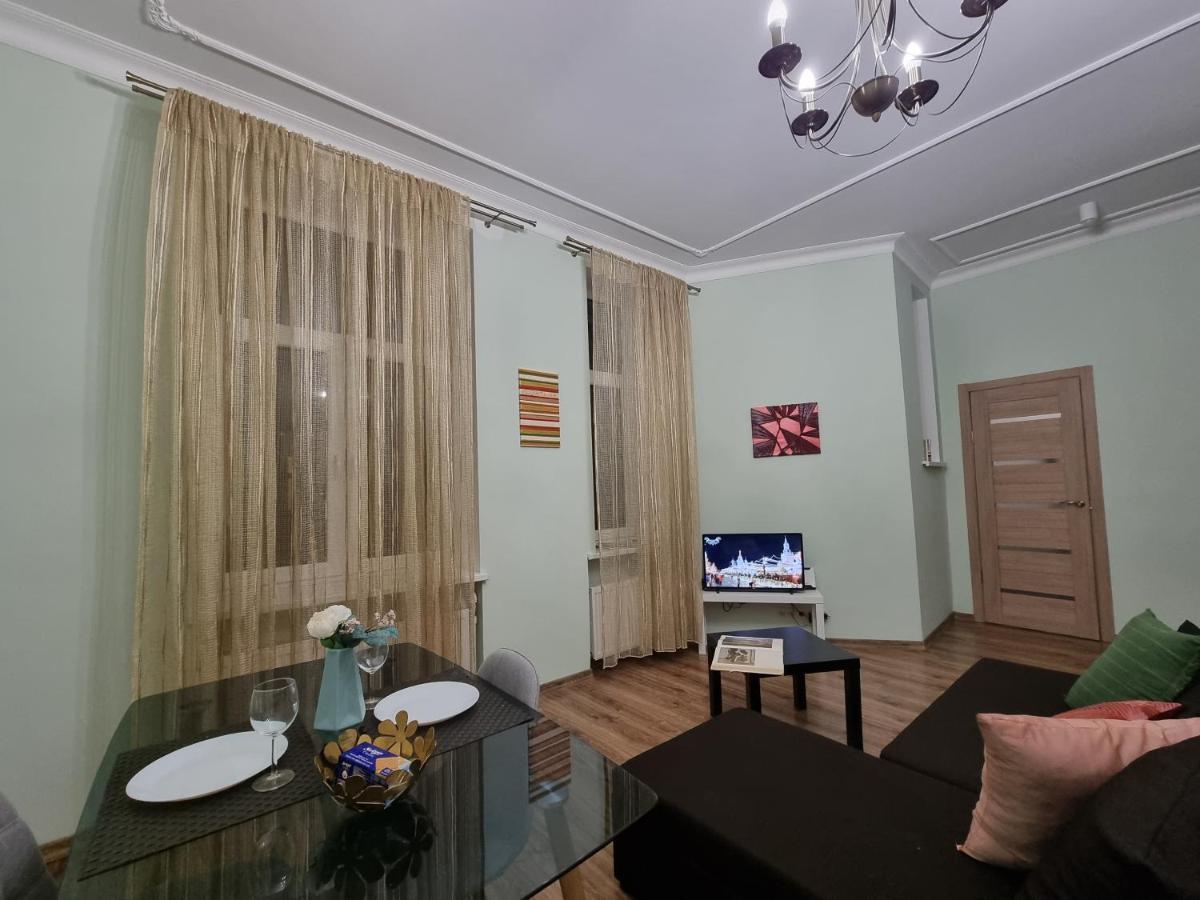 Huoneisto Art Deco One-bedroom In Library House With Free 5g Wifi