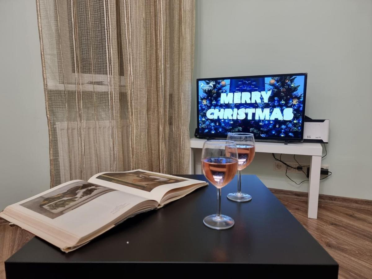 Art Deco One-bedroom In Library House With Free 5g Wifi Huoneisto *