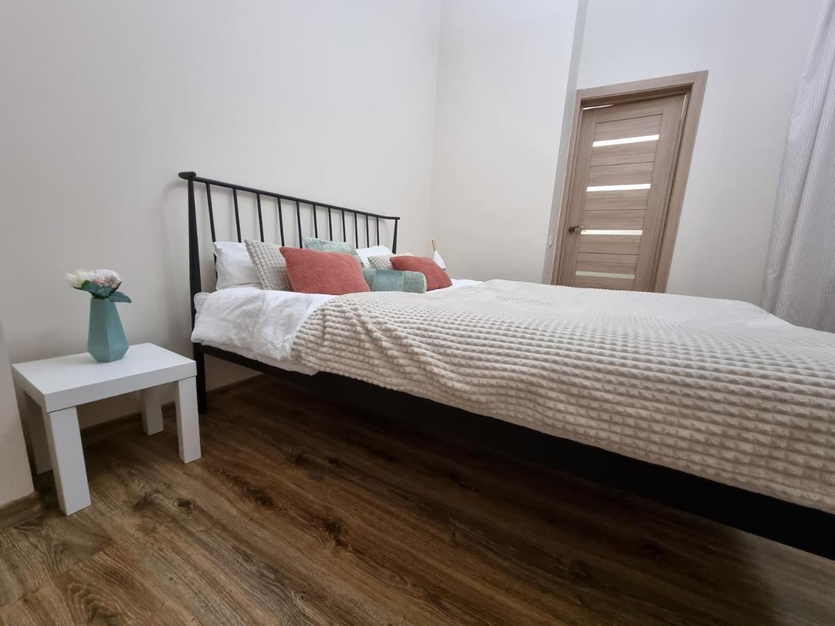 Art Deco One-bedroom In Library House With Free 5g Wifi Huoneisto *