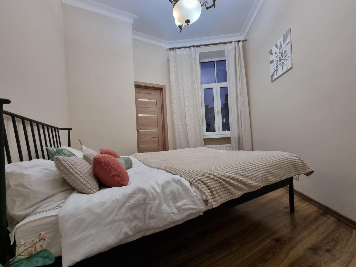 Art Deco One-bedroom In Library House With Free 5g Wifi Riika