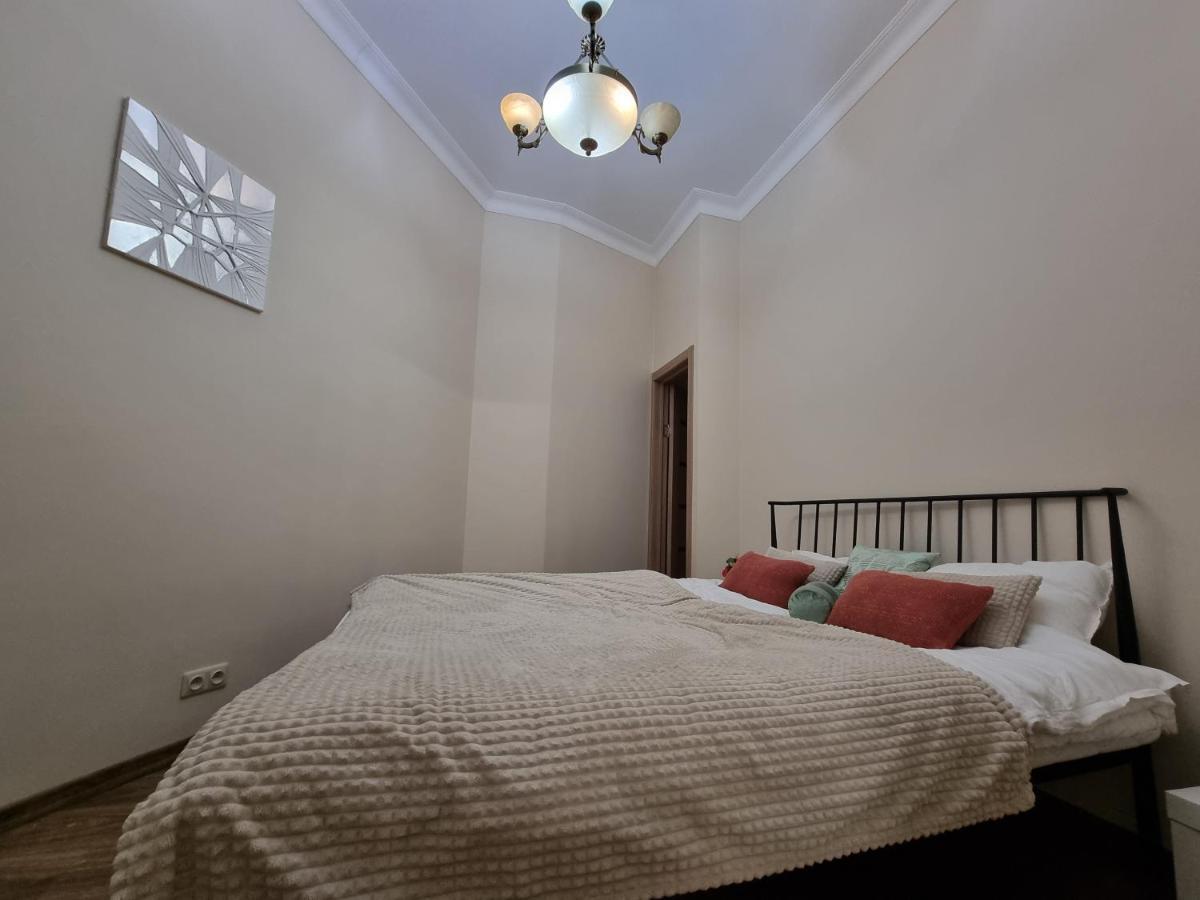 Huoneisto Art Deco One-bedroom In Library House With Free 5g Wifi *